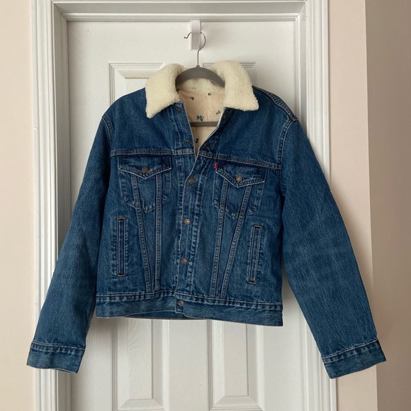 Levi’s Denim Jacket - Picture 2 of 3